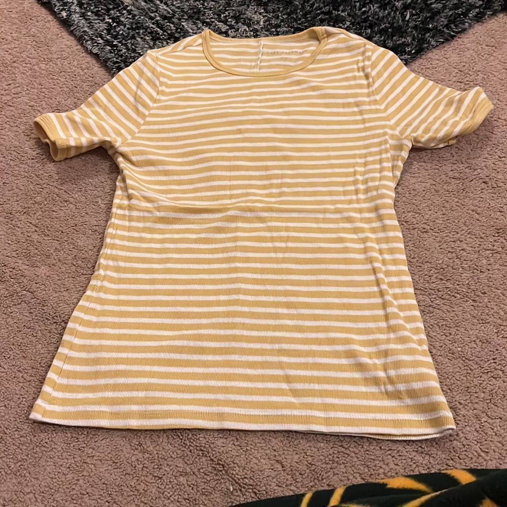 Free assembly large striped top - Picture 2 of 6